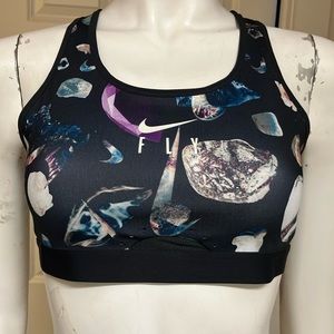Nike “Fly” Athletic/Athleisure Sports Bra/Top, NWT!